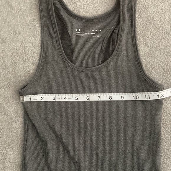 LN Under Armour Fitted Heat Gear Gray Women's Size S UA Workout Tank Top - Picture 8 of 8